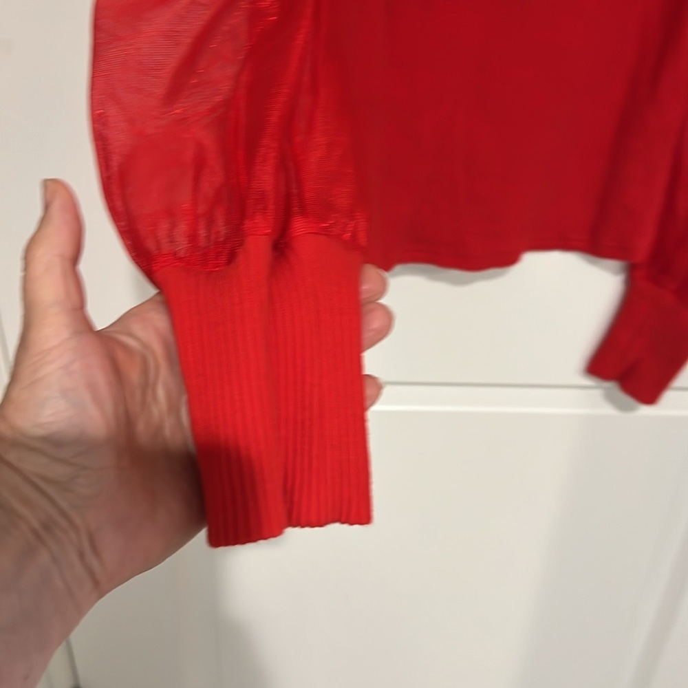 Red top - Picture 4 of 6